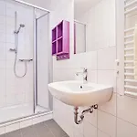 Hostal Djh